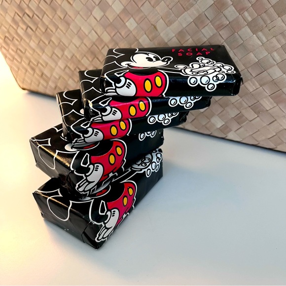 Disney Resort Mickey 3 Facial Soaps 2 Bath Soaps - Picture 3 of 7